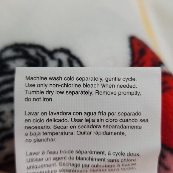 The Grinch Dr Seuss Oversized Throw Blanket 60" x 70" Polyester Christmas Decor - Picture 10 of 11